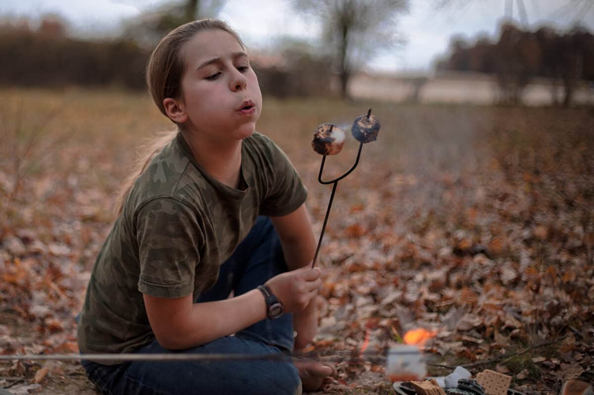 kids cooking smores