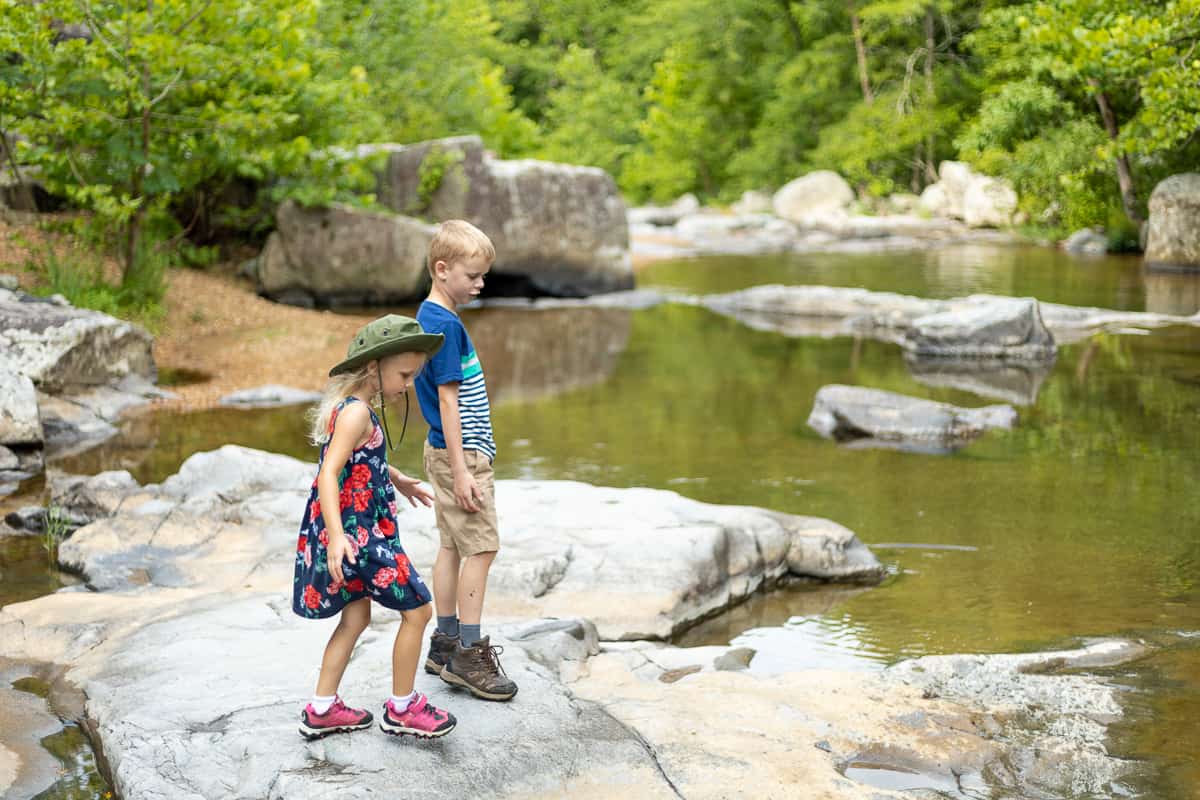 best kids hiking shoes