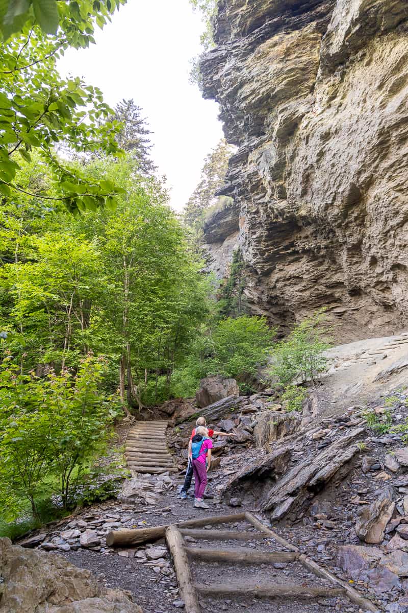 Exploring Great Smoky Mountains Alum Cave Trail