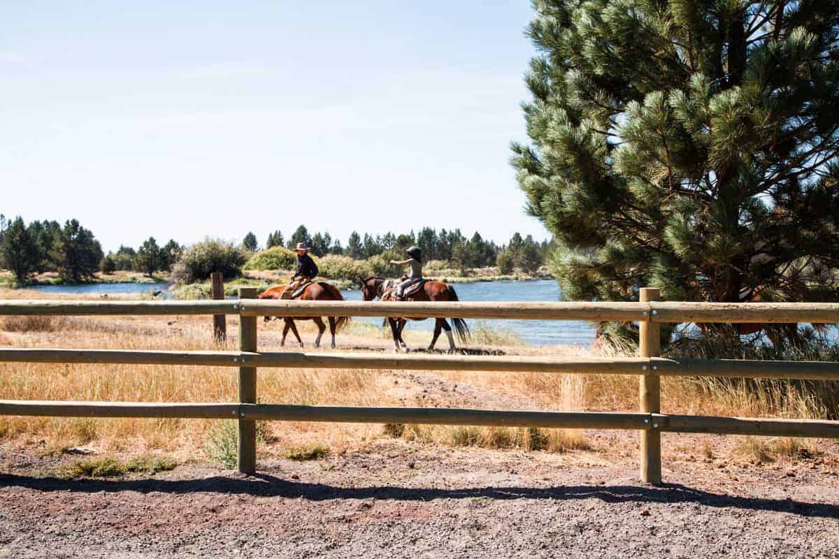 horseback riding at sunriver resort