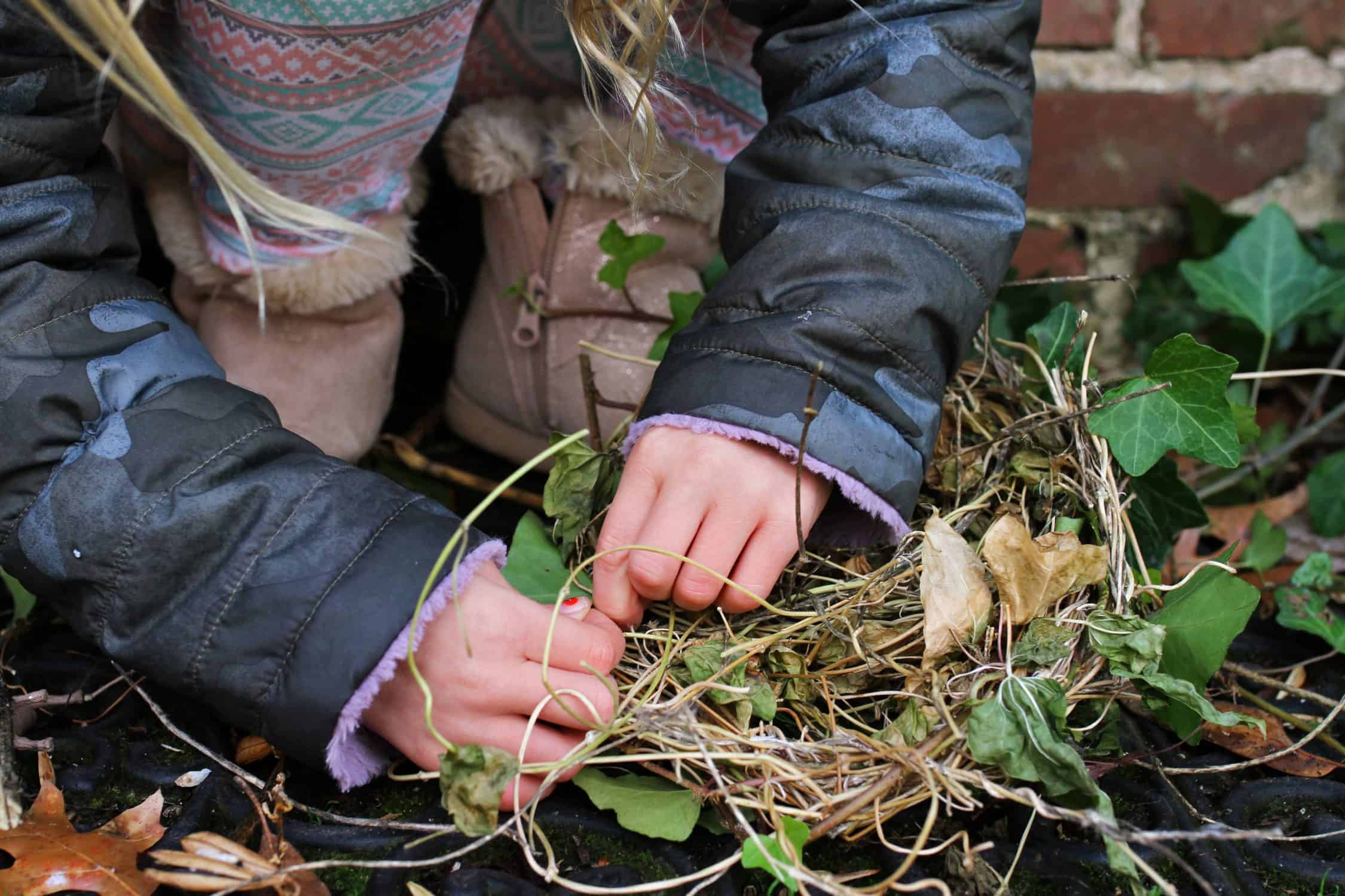 Outdoor STEAM activities for kids - Engineering a bird's nest