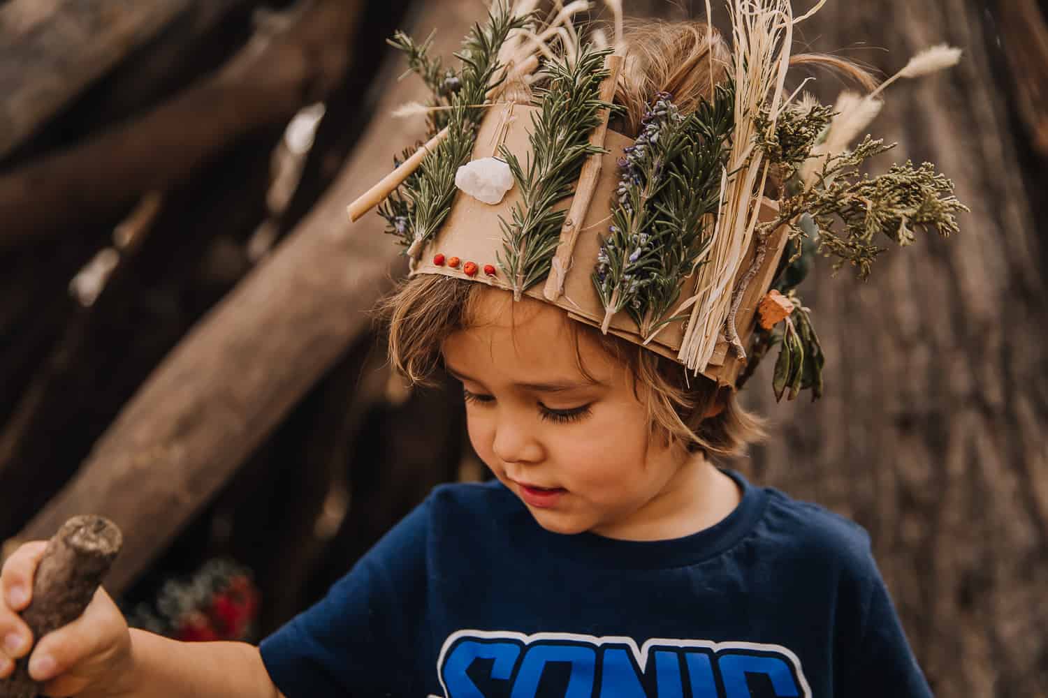 DIY nature crowns for kids - cardboard nature crown gender-neutral