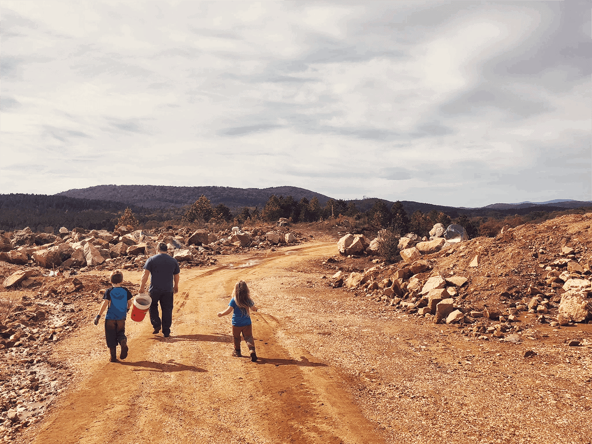 ron coleman crystal mine tailings area arkansas family fun